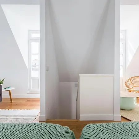 Charming Duplex With Portuguese Soul ליסבון