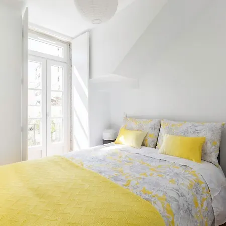 דירה Charming Duplex With Portuguese Soul ליסבון