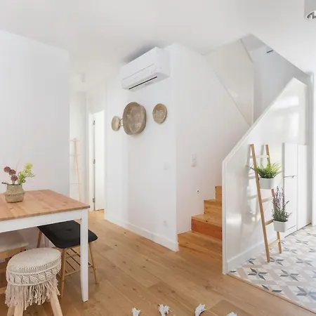 דירה Charming Duplex With Portuguese Soul