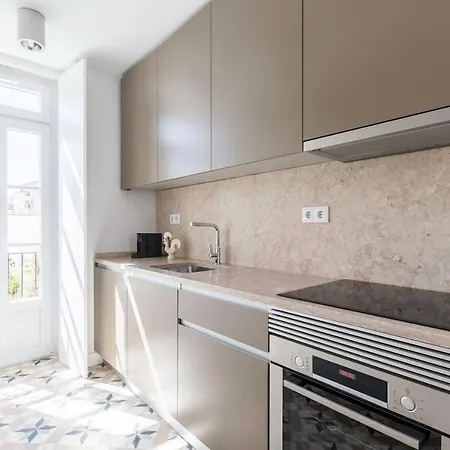 Charming Duplex With Portuguese Soul ליסבון