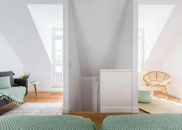 Charming Duplex With Portuguese Soul 리스본