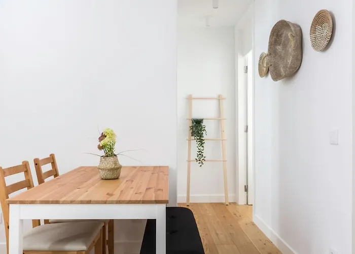 Charming Duplex With Portuguese Soul דירה *