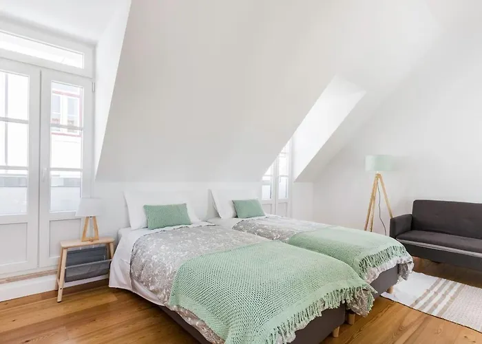 Charming Duplex With Portuguese Soul ליסבון